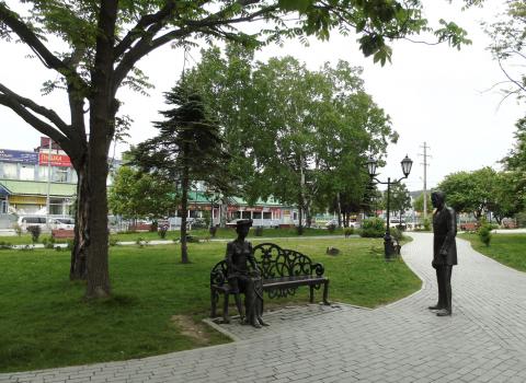 В СКВЕРЕ У ОБЛАСНОЙ БИБЛИОТЕКИ_0.jpg