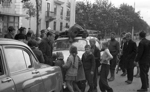 Возвращение с охоты. 1960–1965 годы. Автор Юрий Садовников.jpg