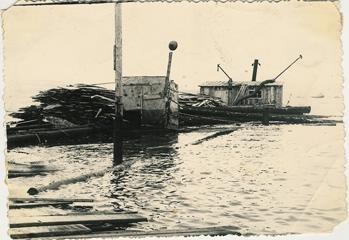 КП-7470-6 Ф-49  Фотография Пирс_ разрушенный катастрофическим цунами 1952 г.   1957-1958 гг._1.JpG