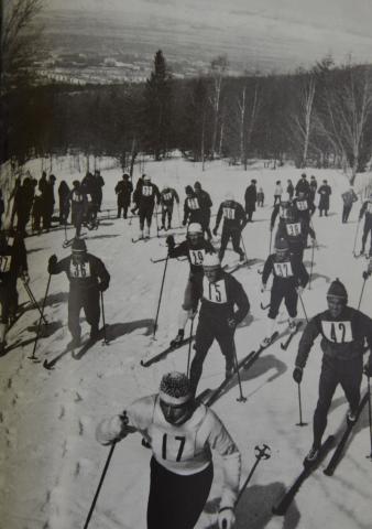 МАССОВЫЙ ЛЫЖНЫЙ СТАРТ НА ЛЫЖНОЙ БАЗЕ ДИНАМО.ФОТО Н.ЧЕРНЫШ.JPG