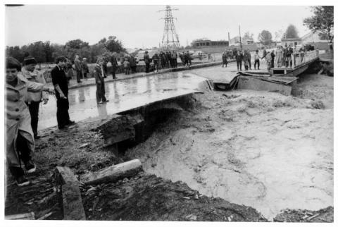 МОСТ ЧЕРЕЗ РЕЧКУ РОГАТКА В РАЙОНЕ УЛ.БУМАЖНАЯ .jpg
