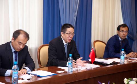 НА ВСТРЕЧЕ С ГЕНЕРАЛЬНЫ КОНСУЛОМ КНР.jpg