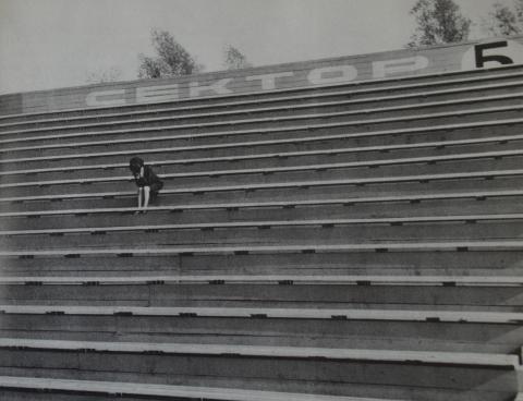 НА ТРИБУНЕ СТАДИОНА КОСМОС ТИШИНА.ФОТО Н.ЧЕРНЫШ.JPG