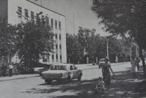 НОВОЕ ЗДАНИЕ ГОРКОМА КПСС НА КОММУНИСТИЧЕСКОМ ПРОСПЕКТЕ (НЫНЕ АРБИТРАЖНЫЙ СУД.JPG