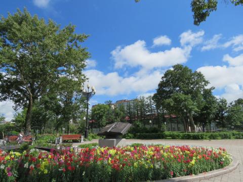 ПАМЯТНИК КНИГИ ЧЕХОВА ОСТРОВ САХАЛИН_0.jpg