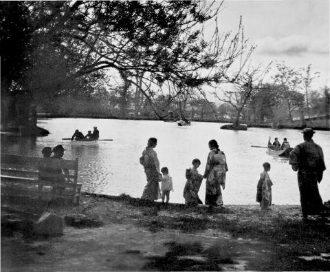 Пруд принца в парке Тоехара.jpg