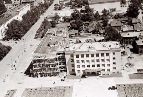 СТРОИТЕЛЬСТВО СЕВЕРНОЙ ПРИСТРОЙКИ К ГОРИСПОЛКОМУ.jpg