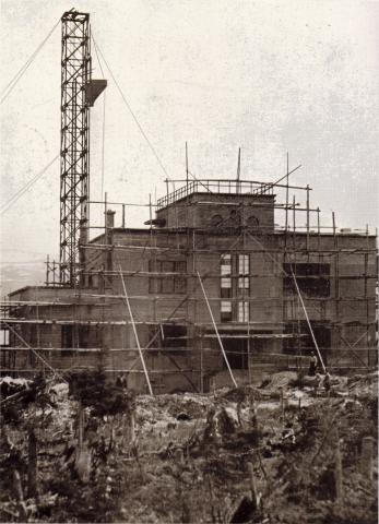 СТРОИТЕЛЬСТВО СЕЛЬСКОХОЗЯЙСТВЕННОГО ТЕХНИКУМА ГУБЕРНАТОРСТВА КАРАФУТО .jpg