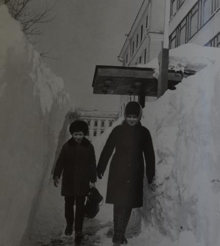 У ИНСТИТУТА САХАЛИНГРАЖДАНПРОЕКТ, КОММУНИСТИЧЕСКИЙ,39.ФОТО Н.ЧЕРНЫШ.JPG