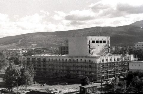1965. СТРОИТЕЛЬСТВО ТЕАТРА ИМ.А.П.ЧЕХОВА.jpg