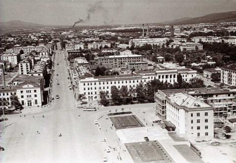 1967.ЮЖНО-САХАЛИНСК. ПЛ.ЛЕНИНА И УЛИЦА ЛЕНИНА .jpg