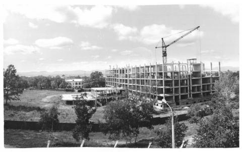 80-е. СТРОИТЕЛЬСТВО ОБЛИСПОЛКОМА, САХИНЦЕНТРА.jpg